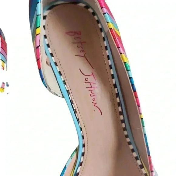 NWOT Betsey Johnson Relay Rainbow Striped Pink Bow Stiletto Pumps Heels Size  8 - Picture 2 of 8